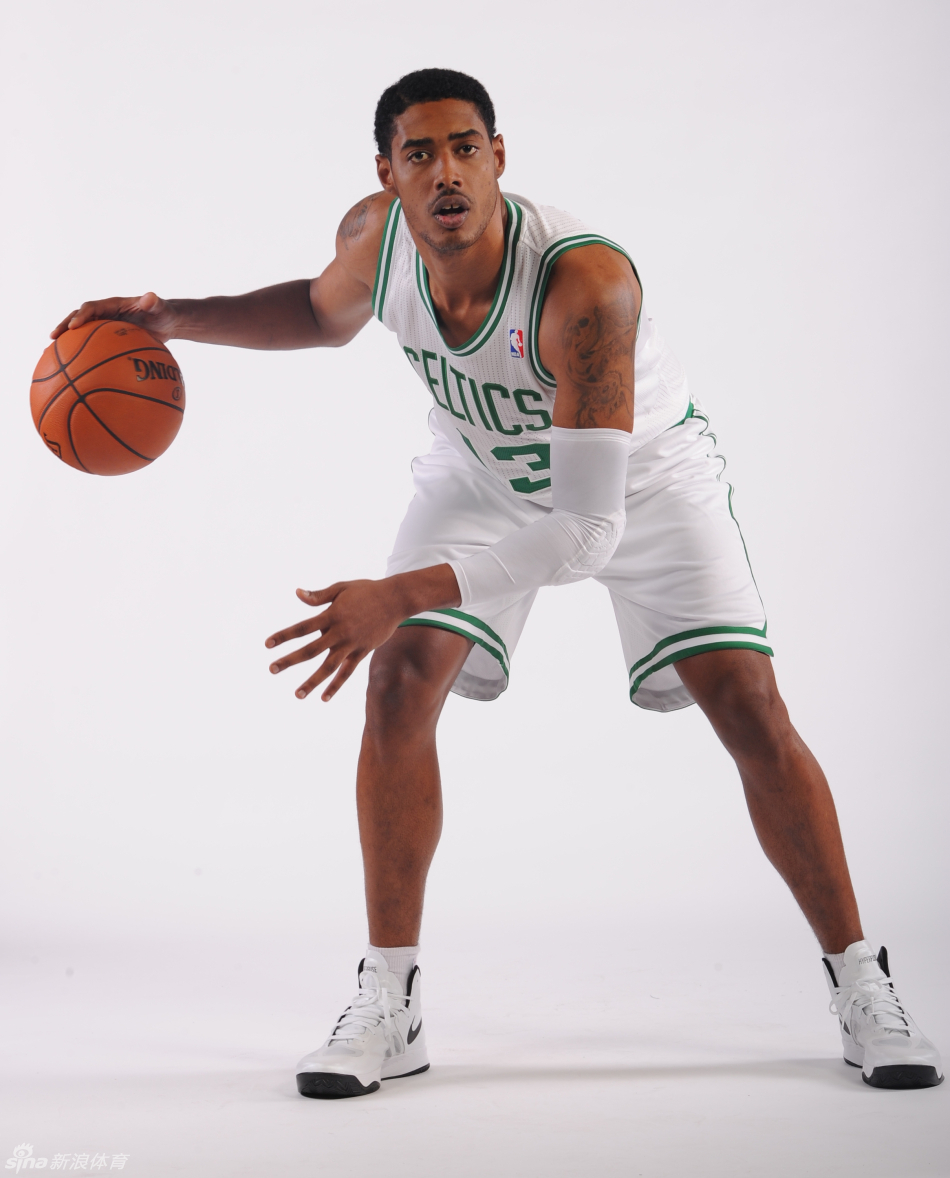 开云体育-关于波士顿凯尔特人训练开放日，窗口期外线爆发引欢呼，德国杯在即，球探报告显示潜力的信息-开云体育